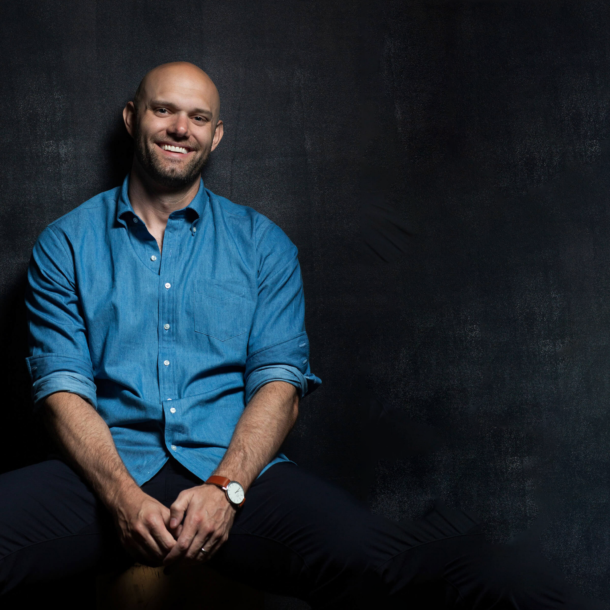 Atomic Habits - Tiny Changes, Remarkable Results เป็นหนังสือคู่มือ "เปลี่ยนนิสัย"