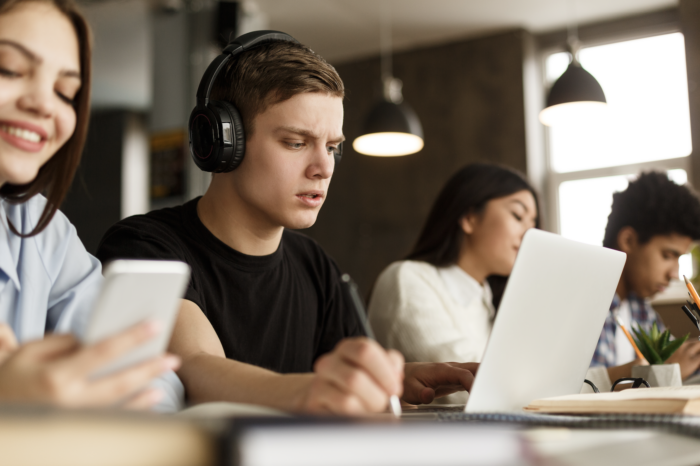 Gen Z กำลังมองว่า มหาวิทยาลัยในปัจจุบัน อาจจะไม่ตอบโจทย์พวกเขา