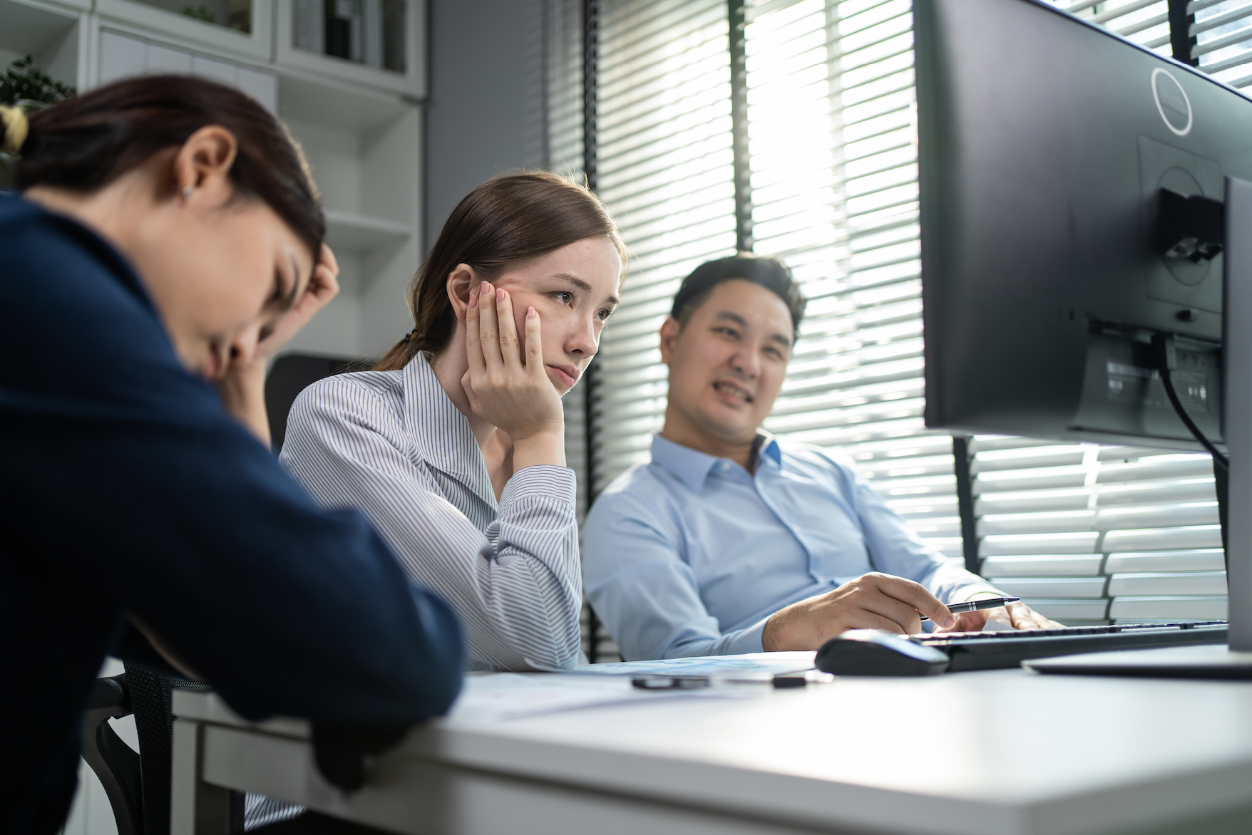 Surrounded By Idiots - วิธีเอาตัวรอดท่ามกลางคนงี่เง่า